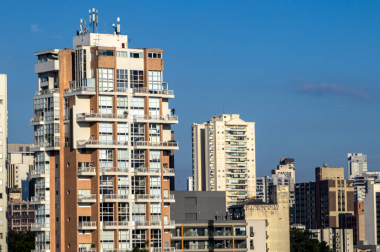 Vendas de imóveis de luxo em SP caem 39% após recorde de 2025